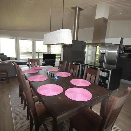 Tapion Huvilat 木屋 *